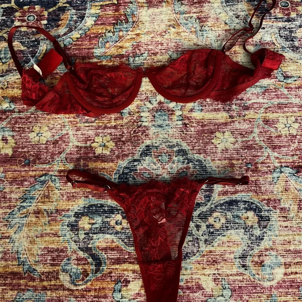 🆕NWOT Elegant Red Lace Lingerie Bra/Panties Set Women’s Small 32A 32B 34A 34B - Picture 1 of 14